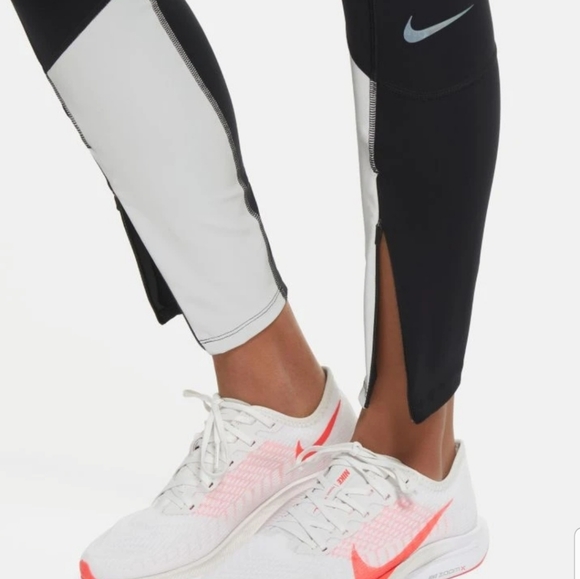 LARGE NIKE EPIC LUXE RUN DIVISION FLASH T… - Picture 7 of 12